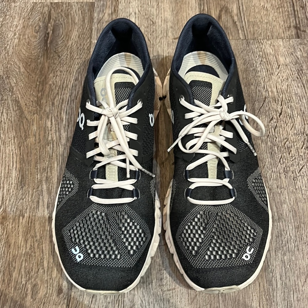 On Cloud size 10 running shoes